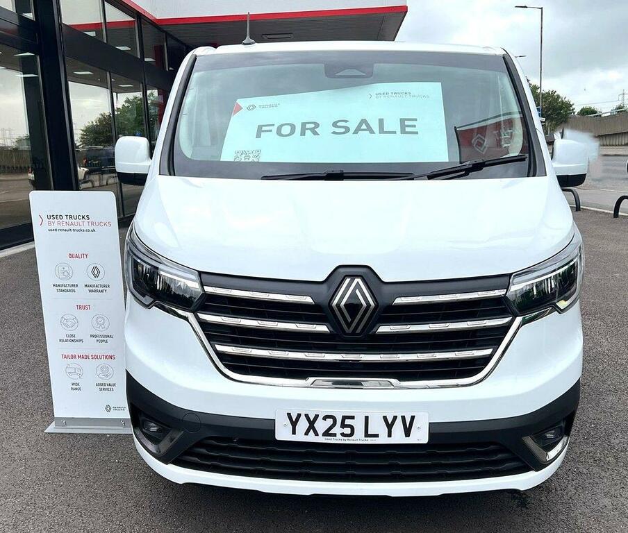 Renault Trafic Renault Trucks Exclusive 150Bhp YX25LYV White #3
