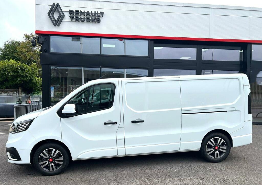 Renault Trafic Renault Trucks Exclusive 150Bhp YX25LYV White #6