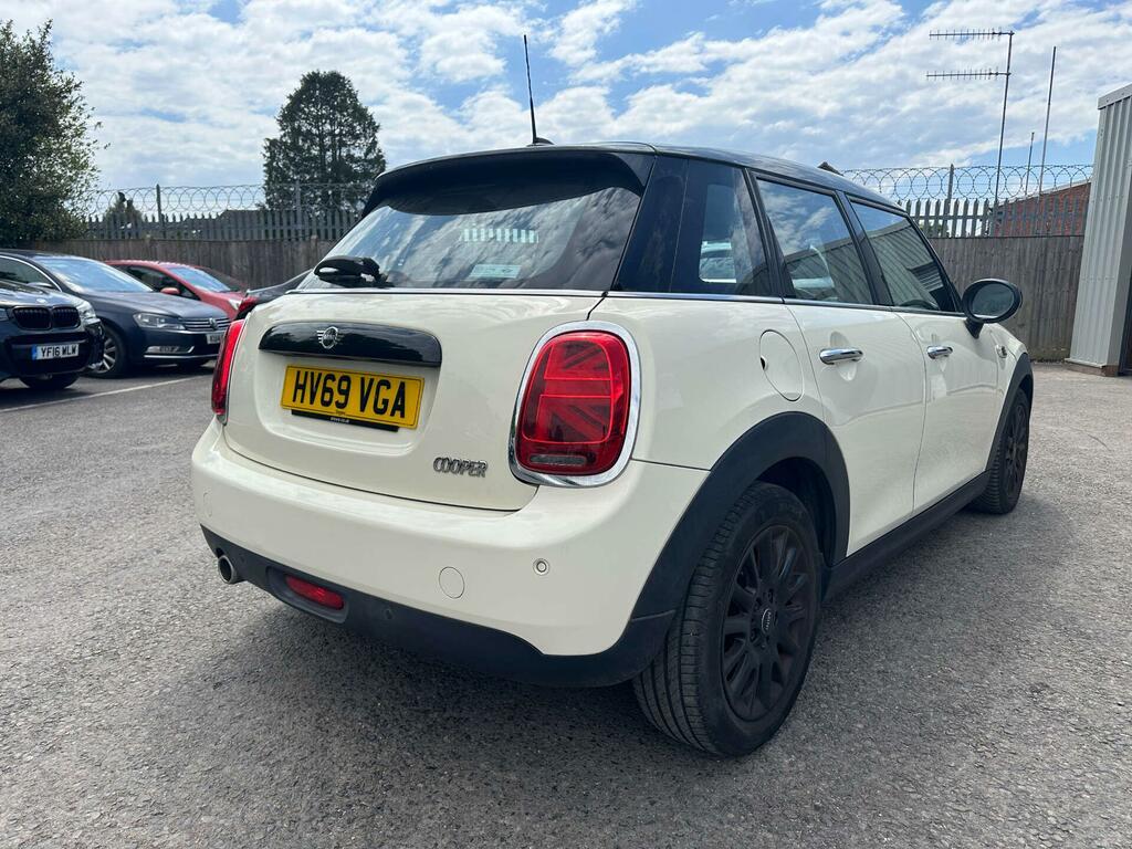 Mini Hatch 1.5 Cooper Classic Euro 6 Ss HV69VGA White #3