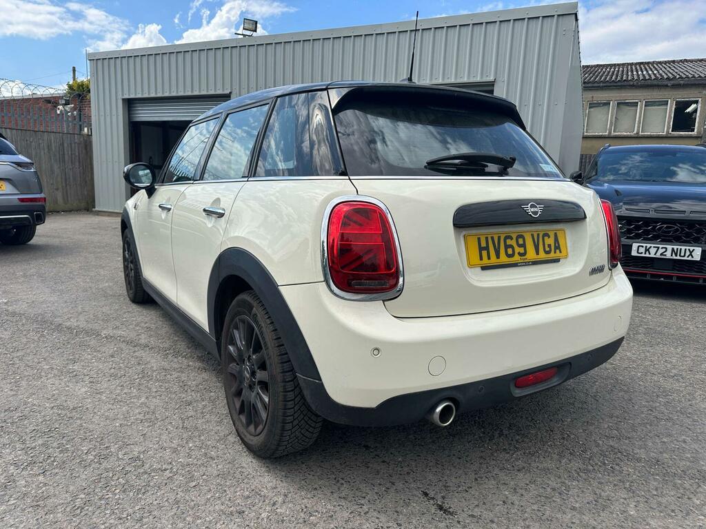 Mini Hatch 1.5 Cooper Classic Euro 6 Ss HV69VGA White #2
