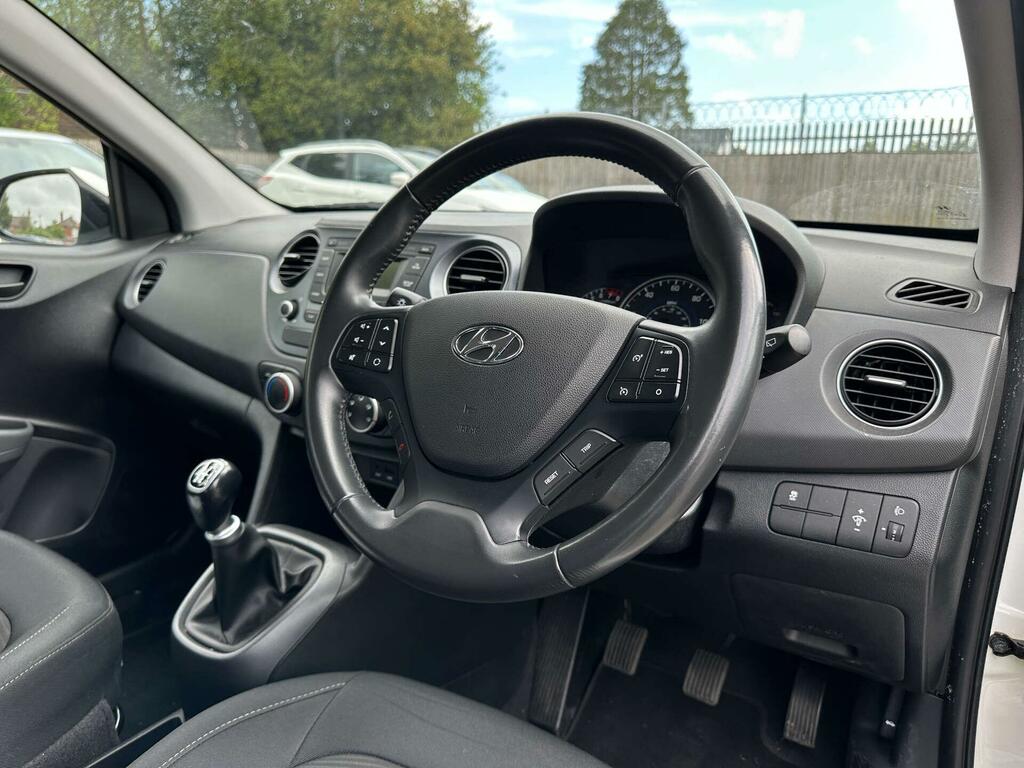 Hyundai I10 1.0 Se Euro 6 RJ68HVD White #5
