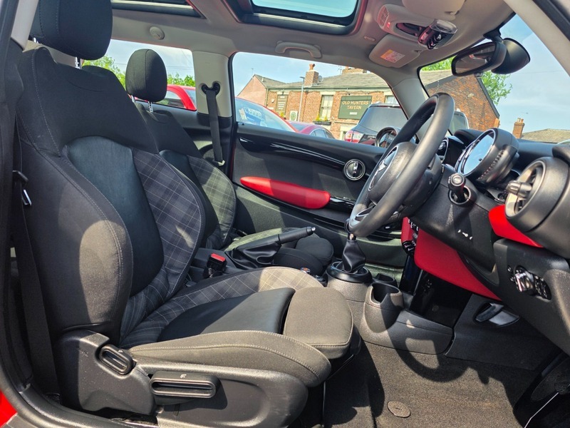 Mini Hatch S Red