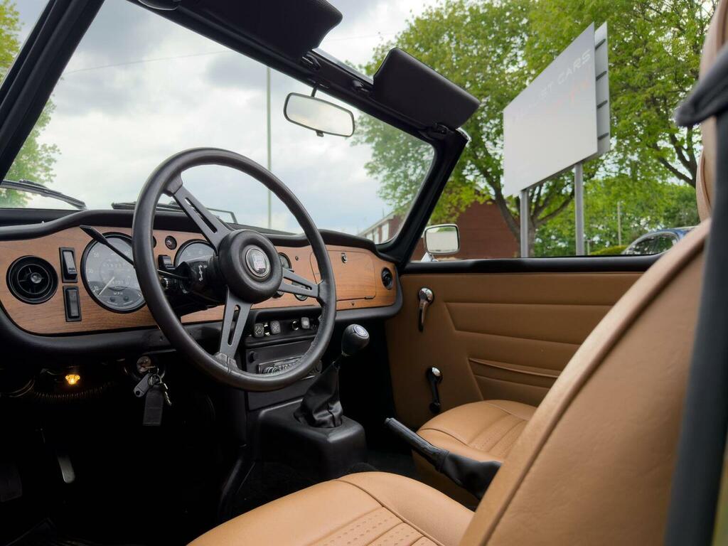 Triumph TR6 Convertible #3