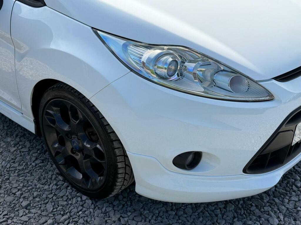 Ford Fiesta 1.6 Zetec S FY11XCD White #5