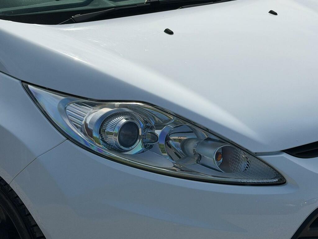 Ford Fiesta 1.6 Zetec S FY11XCD White #6