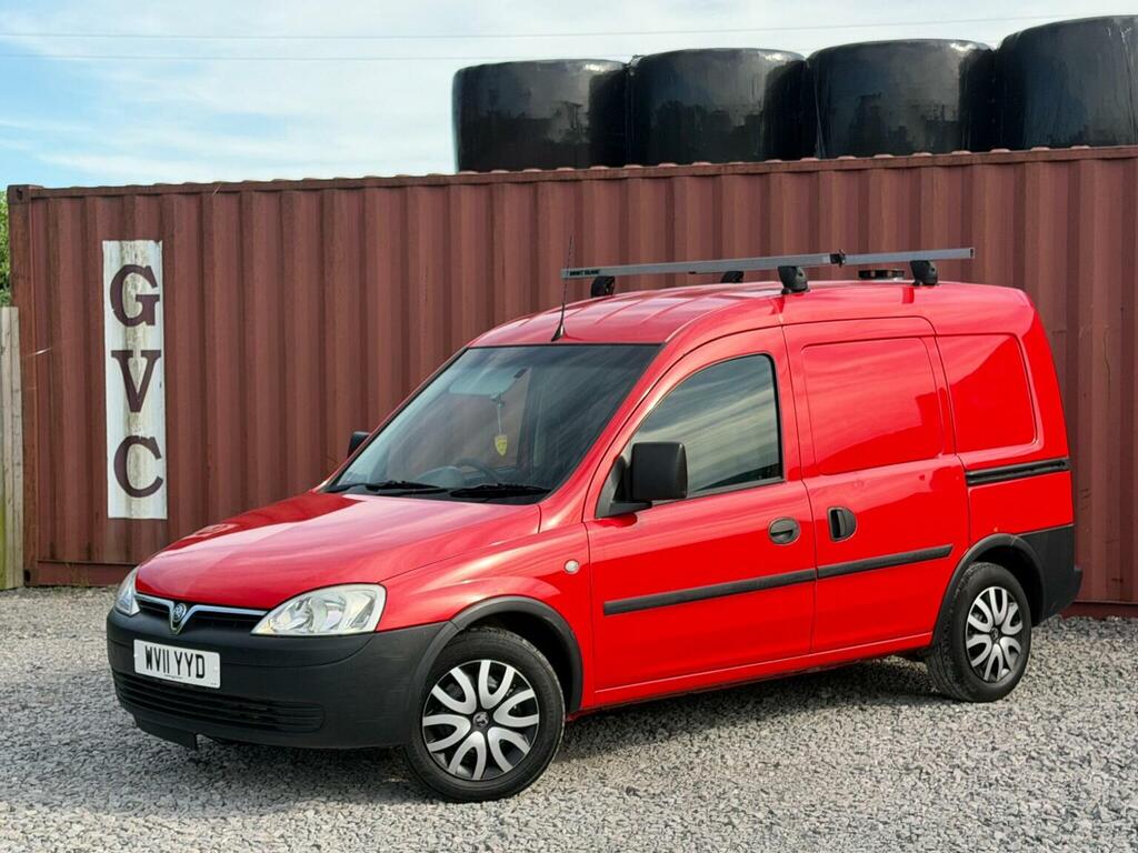 Vauxhall Combo 1.3 Cdti 1700 16V Red #2