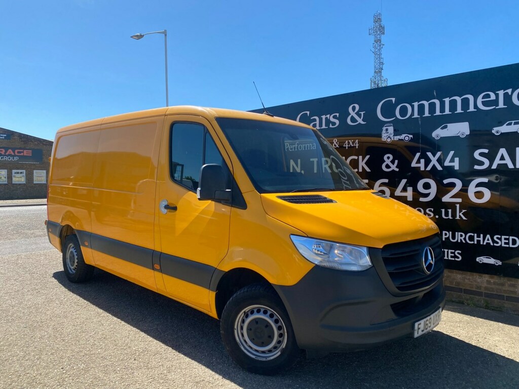 Mercedes-Benz Sprinter 316 Cdi 2.1 163 Bhp Mwb L2h1 Low Roof Panel Van 18 Yellow