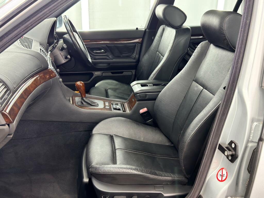 BMW 7 Series Blue #21