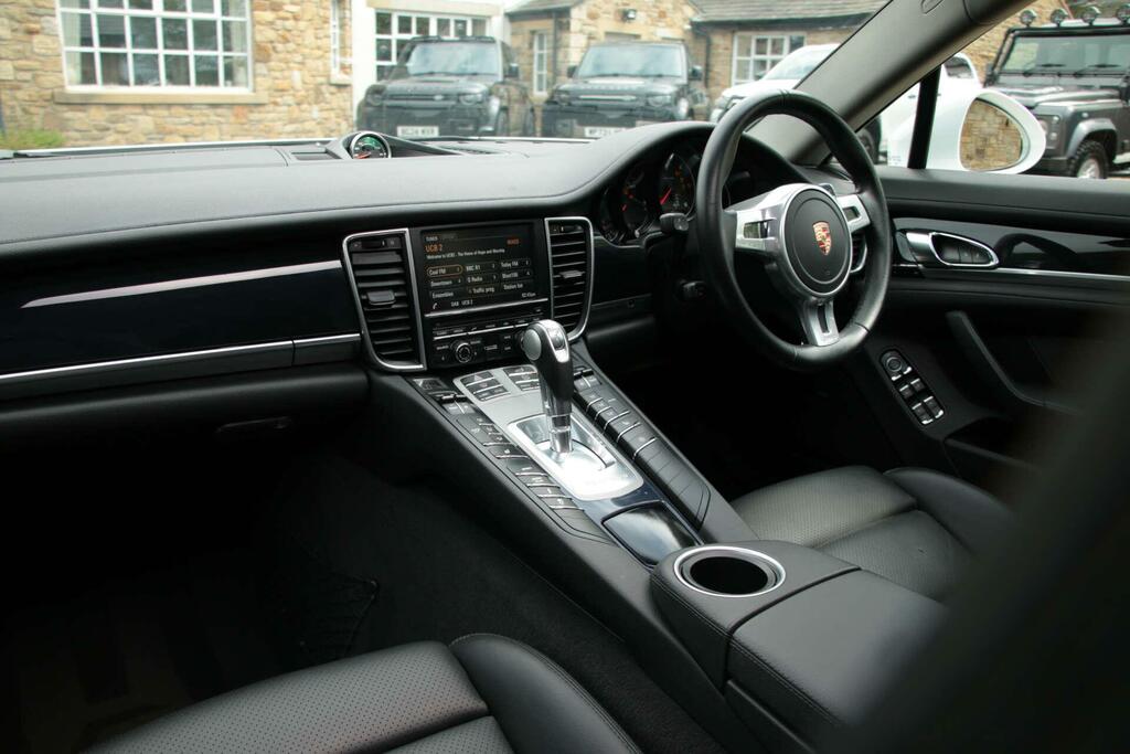 Porsche Panamera 3.0D V6 Tiptronics Euro 5 Ss White #3