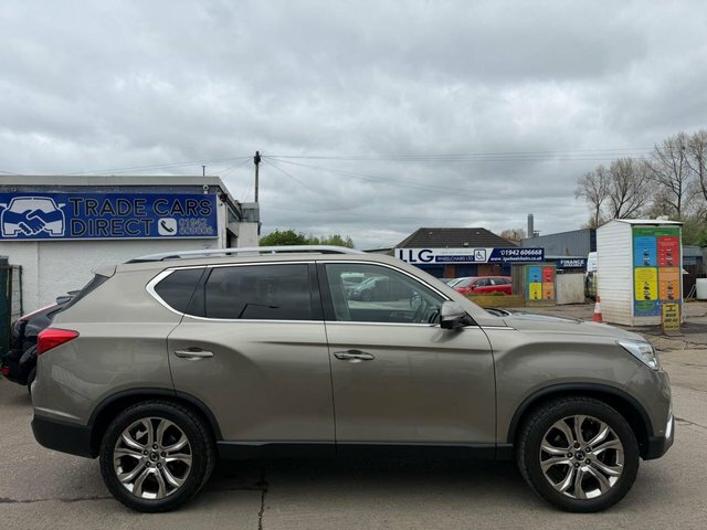 SsangYong Rexton Ultimate Suv RF19KHO Beige #2