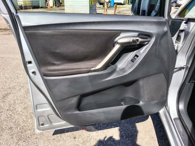Toyota Verso 1.8 V-matic Tr Silver #30