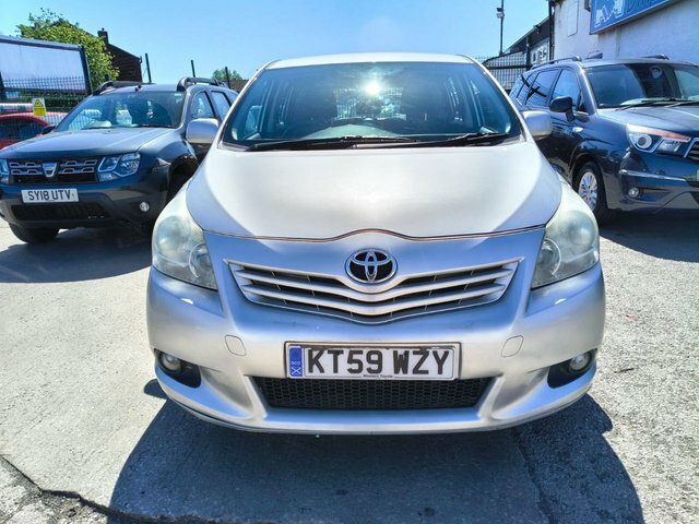 Toyota Verso 1.8 V-matic Tr Silver #1
