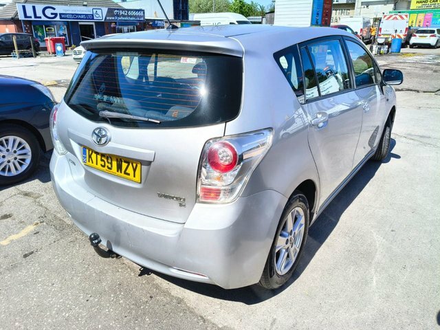 Toyota Verso 1.8 V-matic Tr Silver #4