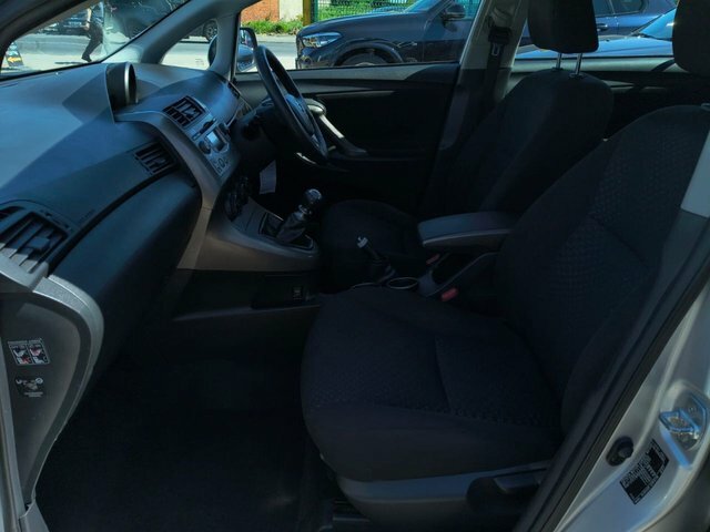 Toyota Verso 1.8 V-matic Tr Silver #28