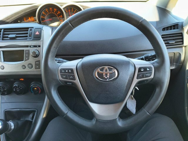 Toyota Verso 1.8 V-matic Tr Silver #9