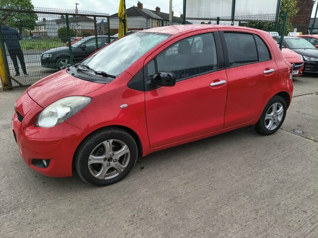 Toyota Yaris Dual Vvt-i Tr Hatchback NJ10GHY Red #5