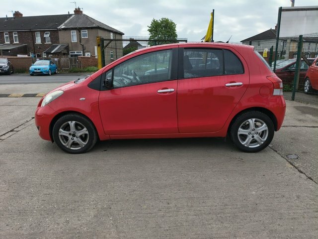 Toyota Yaris Dual Vvt-i Tr Hatchback NJ10GHY Red #6