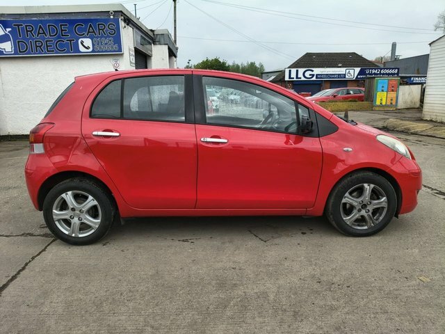 Toyota Yaris Dual Vvt-i Tr Hatchback NJ10GHY Red #2