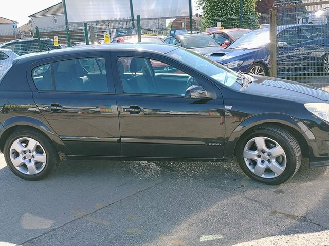 Vauxhall Astra 16V Energy Hatchback Black #5