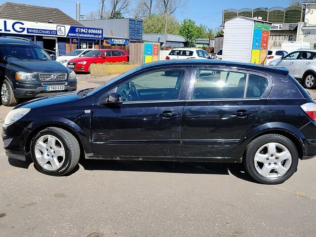 Vauxhall Astra 16V Energy Hatchback Black #2