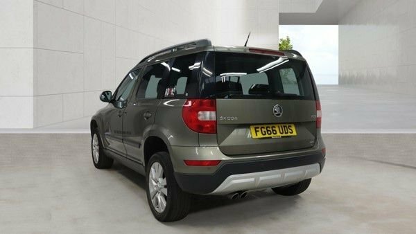Skoda Yeti Tdi Se L Outdoor FG66UDS Green #3