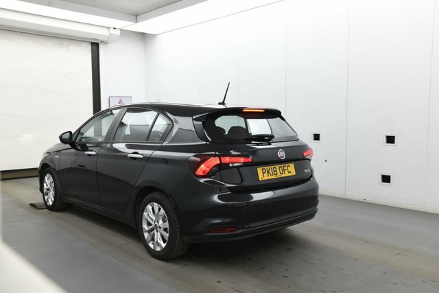 Fiat Tipo Mpi Easy Plus Hatchback Black #4