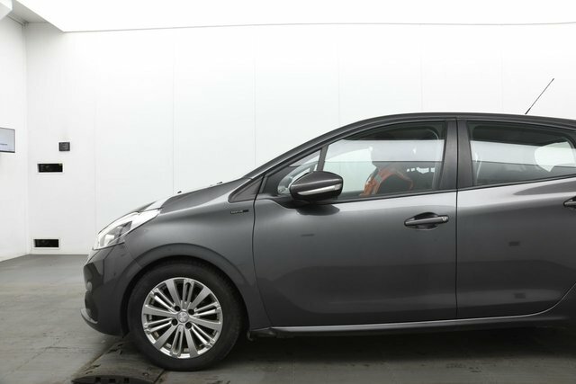 Peugeot 208 Puretech Signature Hatchback SL68DVR Grey #6