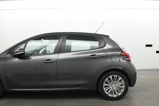 Peugeot 208 Puretech Signature Hatchback SL68DVR Grey #5