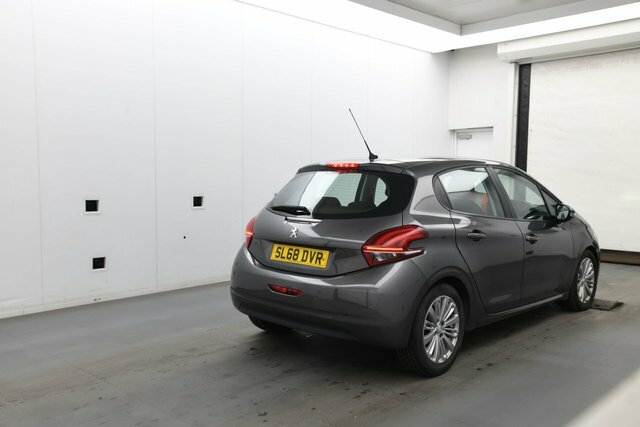 Peugeot 208 Puretech Signature Hatchback SL68DVR Grey #4