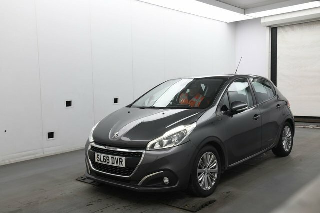Peugeot 208 Puretech Signature Hatchback SL68DVR Grey #2