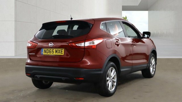 Nissan Qashqai Dig-t Acenta Suv ND65MXE Red #4