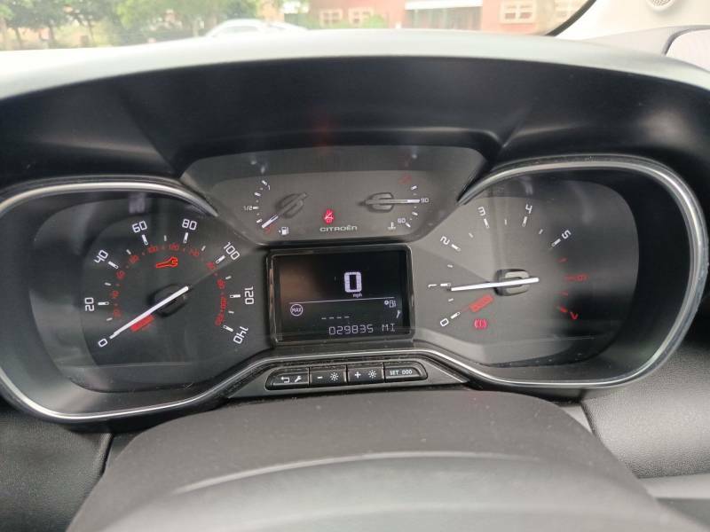 Citroen C3 Aircross 1.2 Puretech Shine Plus Suv Euro BN21GUK White #2