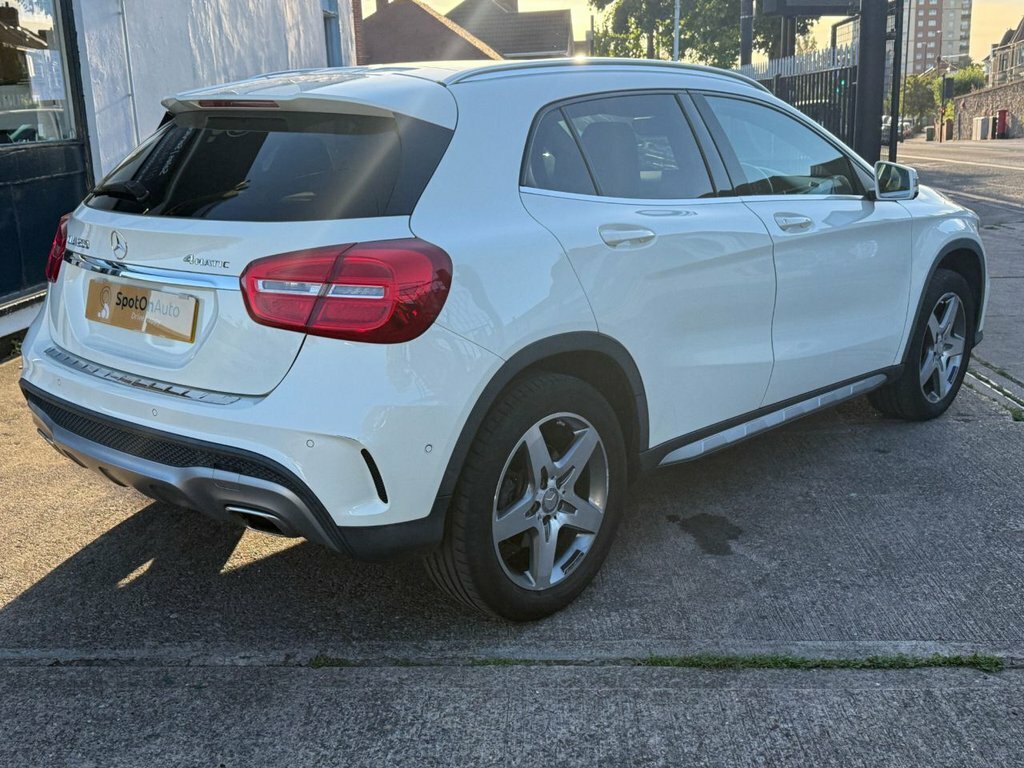 Mercedes-Benz GLA Class Gla250 Amg Line Suv KE65YUA White #3