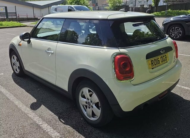 Mini Hatch 2016 1.2 One Hatchback Euro 6 S RO16OGB White #2