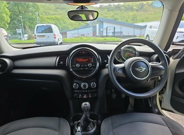 Mini Hatch 2016 1.2 One Hatchback Euro 6 S RO16OGB White #3