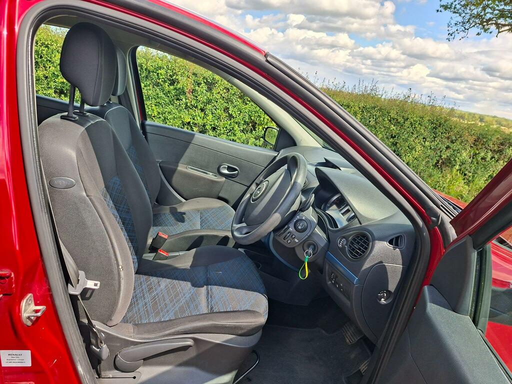 Renault Clio 1.6 Vvt Expression Red #6