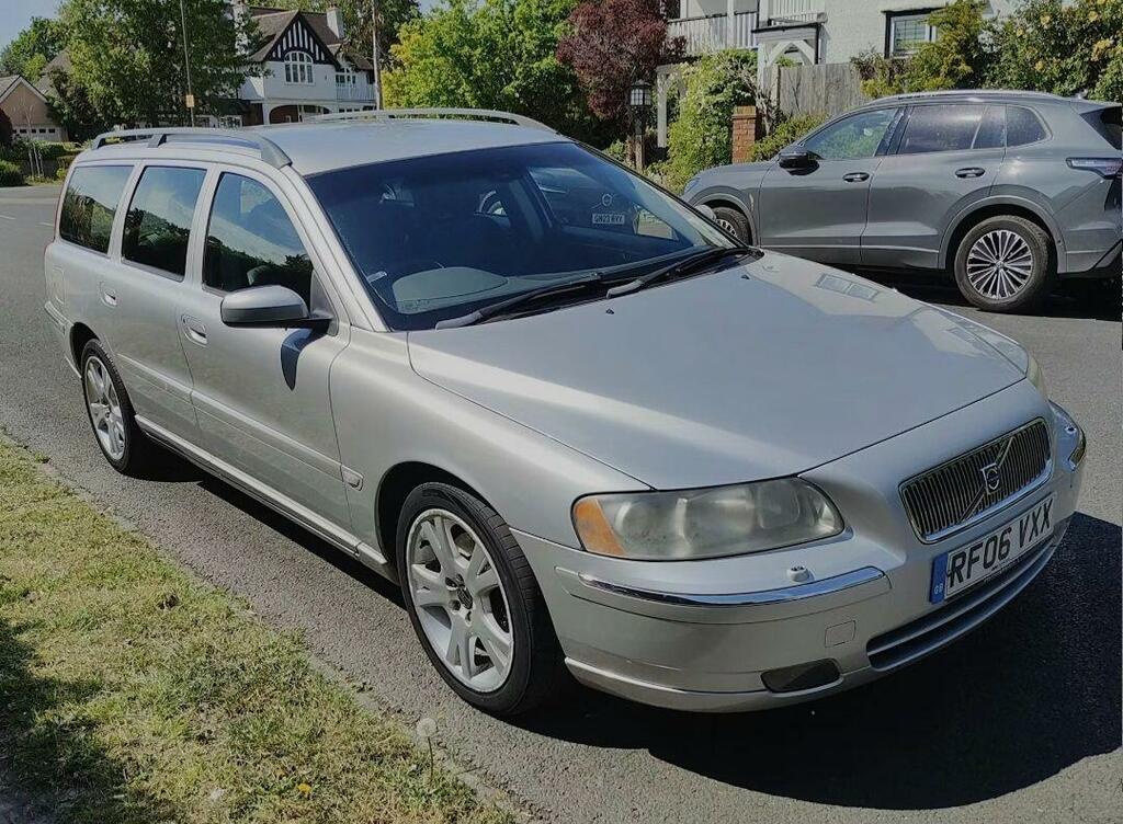 Volvo V70 2.4 L Se 170Bhp Blue #1
