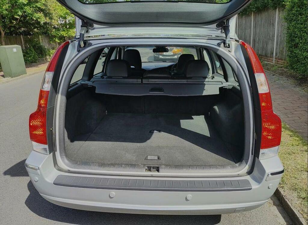 Volvo V70 2.4 L Se 170Bhp Blue #8