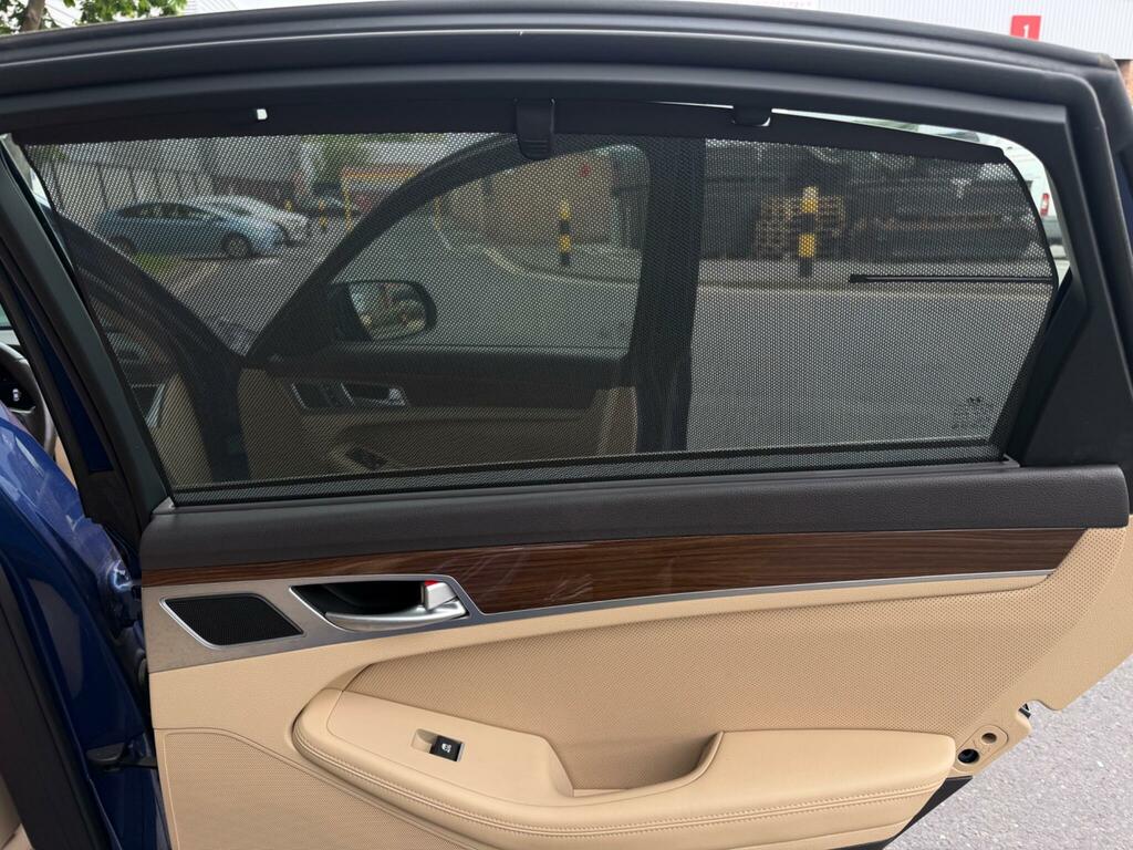 Hyundai Genesis  Black #30