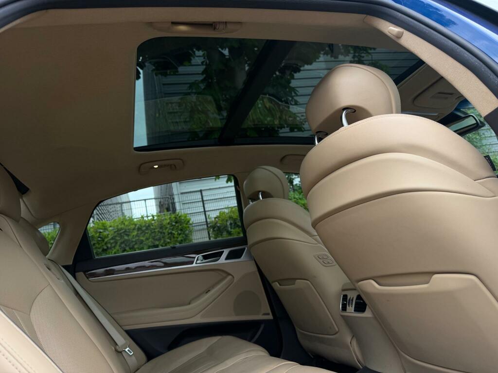 Hyundai Genesis  Black #33