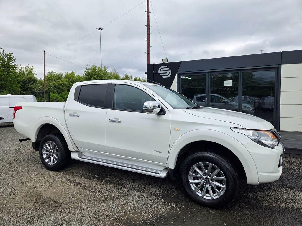 Mitsubishi L200 Pickup 2.4 Di-d Dc Titan 4Wd Euro 6 201717 White #2