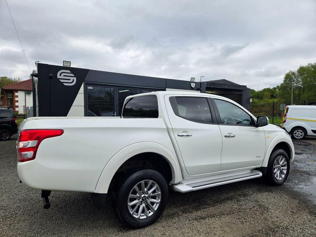 Mitsubishi L200 Pickup 2.4 Di-d Dc Titan 4Wd Euro 6 201717 White #4
