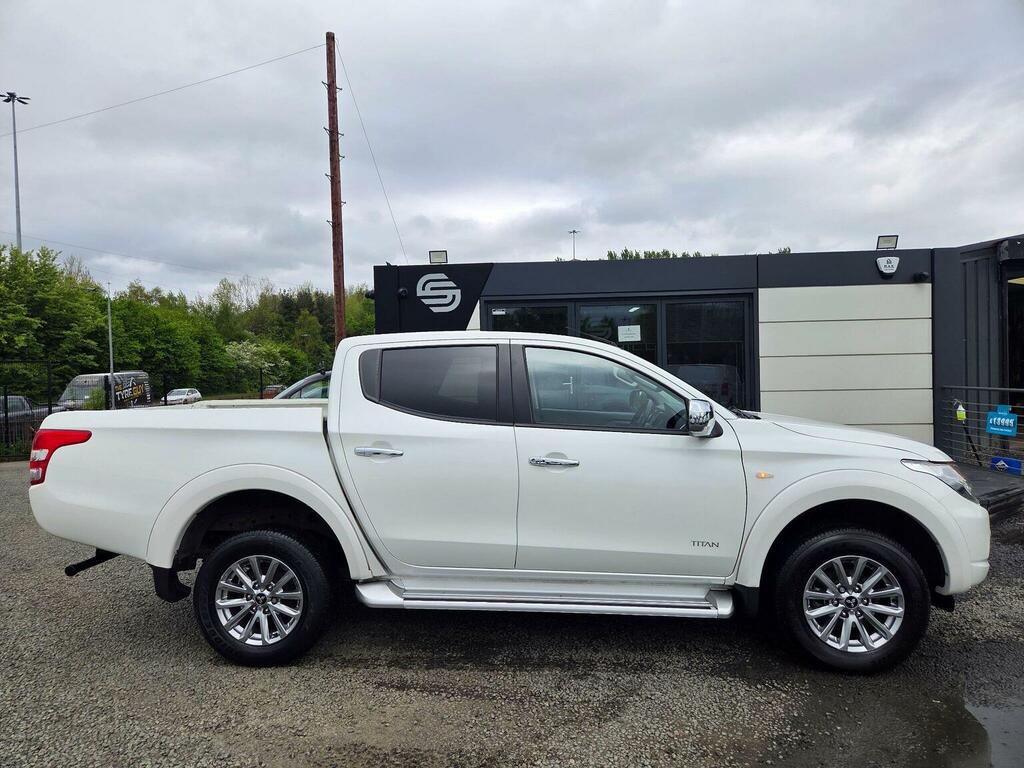 Mitsubishi L200 Pickup 2.4 Di-d Dc Titan 4Wd Euro 6 201717 White #3