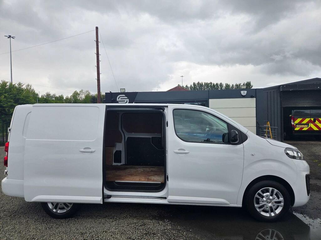 Vauxhall Vivaro Panel Van 1.5 Turbo D 2900 Sportive L2 H1 Euro 6 DS72YTF White #4