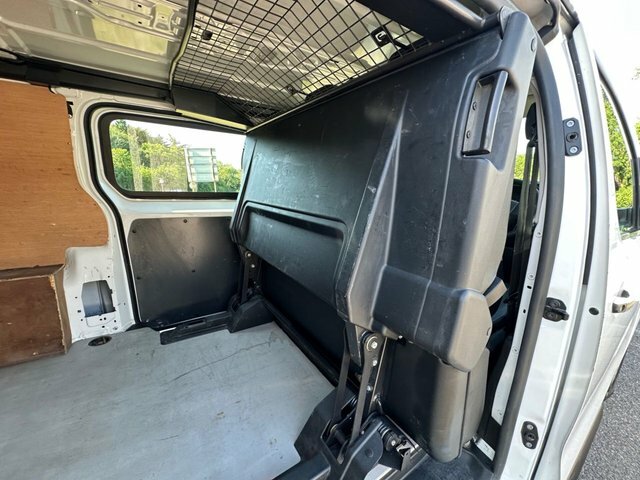 Vauxhall Vivaro Seat 2.0 Turbo D DN70YBO White #3