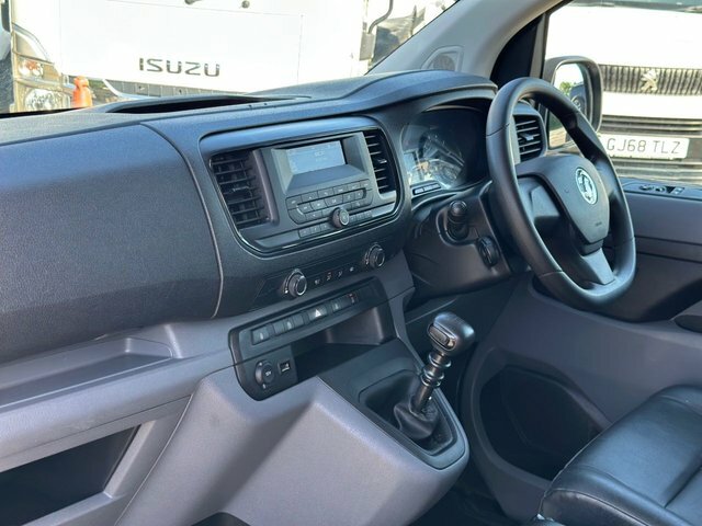 Vauxhall Vivaro Seat 2.0 Turbo D DN70YBO White #5