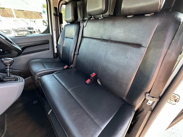 Vauxhall Vivaro Seat 2.0 Turbo D DN70YBO White #6