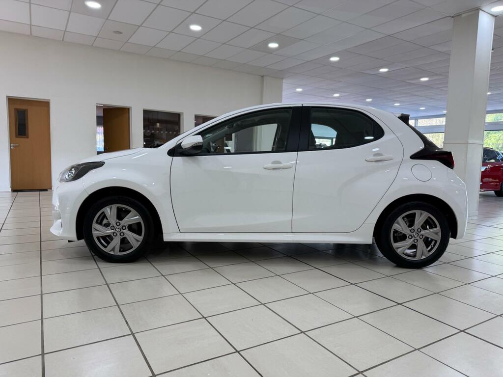 Toyota Yaris 1.5 Vvt-h Icon Hatchback Hybrid E-cvt E White #5