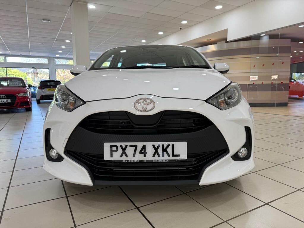 Toyota Yaris 1.5 Vvt-h Icon Hatchback Hybrid E-cvt E White #2