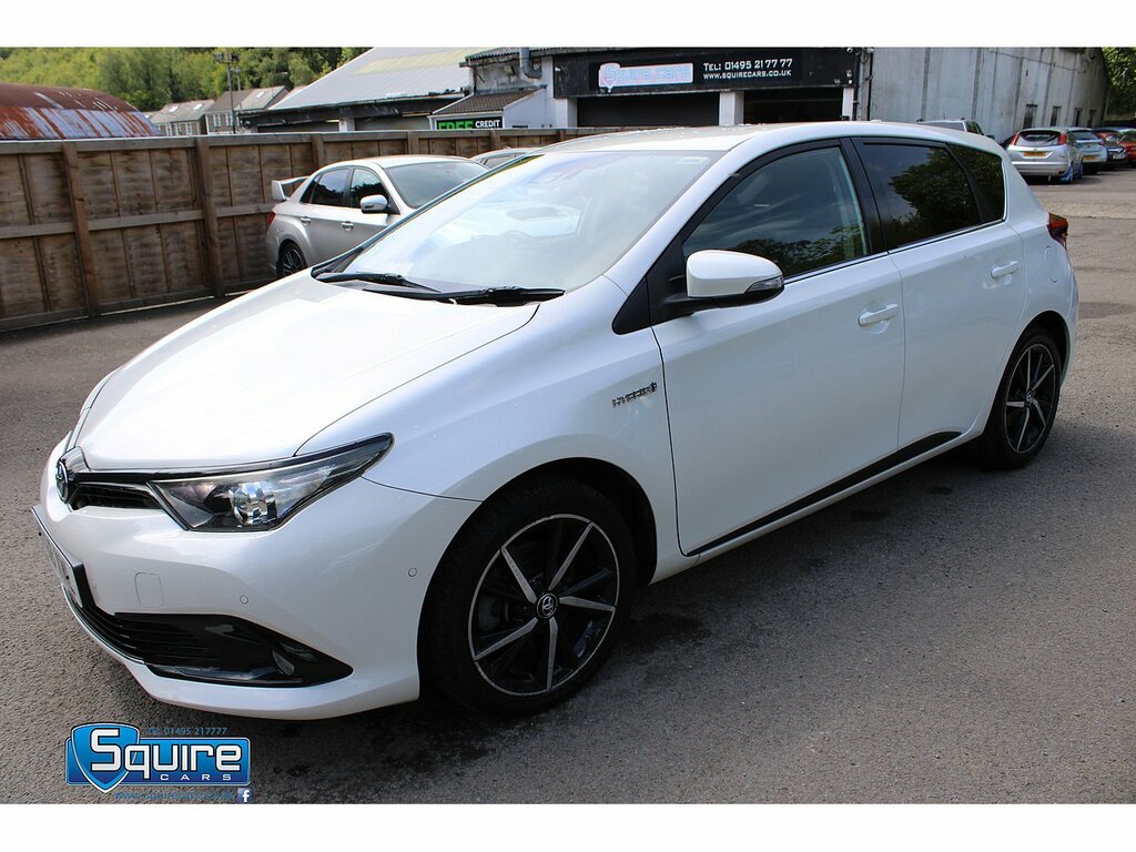 Toyota Auris Vvt-h Design U1550 Ulez HF68XML White #3